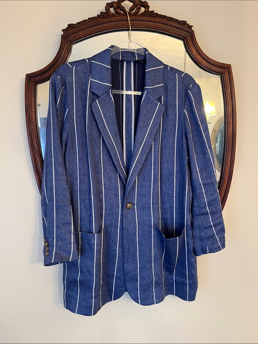 1980’s Vintage Ralph Lauren Blue Pinstripe Blazer Women Size 4 in EUC. No belt.